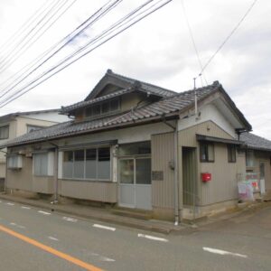 二階が広い屋根裏部屋になっている物件